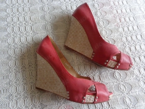 Damen-Peeptoes, Wedges, Gr. 39, hummerfarben, Keilabsatz, Kunstleder Bild 2