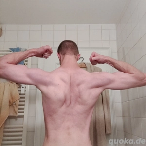 Er, schlank, sucht versaute Mollige zum kuscheln und f*cken Bild 5