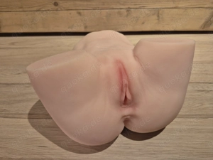 Mastubator Sucking Pussy