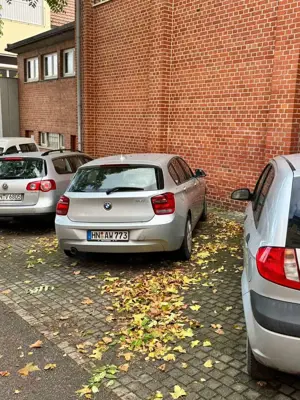 BMW 118 118i Aut., TÜV neu, scheckheftgepflegt Bild 2