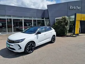 Opel Grandland Ultimate 1,2 AT+MATRIX+SHZ+LHZ+APA+ACC Klima Navi