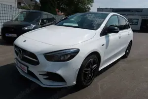 Mercedes-Benz B 250 e AMG # Schiebedach # AHK # LED...