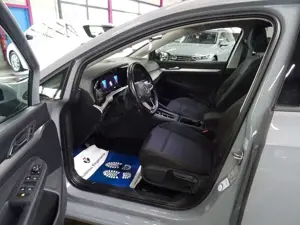 Volkswagen Golf 8 2.0 TDI Life*AHK*ACC*ASSISTENTEN* Bild 3