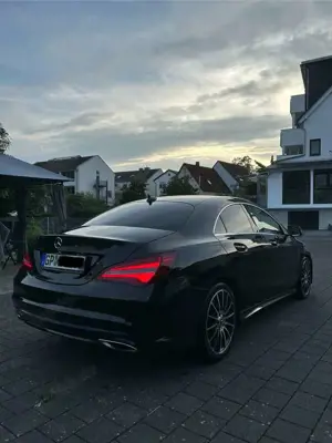 Mercedes-Benz CLA 180 7G-DCT AMG Line Bild 5