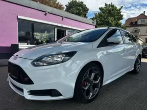 Ford Focus Turnier ST "RICARO"HU/AU+Service neu"