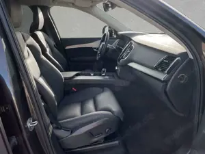 Volvo XC90 B5 AWD Plus Dark 7-Sitzer  AHK ACC BLIS Bild 4