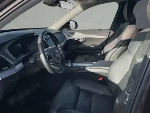 Volvo XC90 B5 AWD Plus Dark 7-Sitzer  AHK ACC BLIS Bild 3