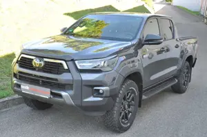 Toyota Hilux 2.8l  Double Cab Invincible NESTLE OFFROAD
