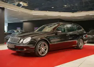 Mercedes-Benz E 500 T 4Matic 7-SITZER Schiebedach HarmKardon Bild 3