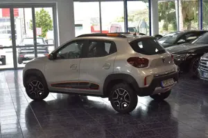 Dacia Spring Comfort Plus Navi LED Kamer Bild 2