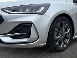 Ford Focus Turnier 1.5 EcoBlue Start-Stopp-System Aut. Bild 4