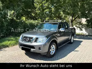 Nissan Navara Double Cab SE 4X4 Top Zustand Automatik