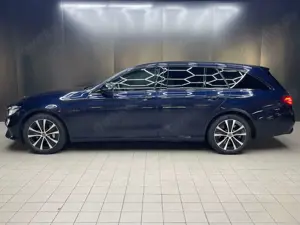 Mercedes-Benz E 300 Exclus NIGHT+WIDES+PANO+MULTIB+HEAD+VOLL Bild 4