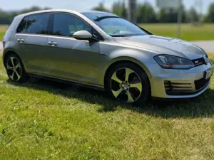 Volkswagen Golf GTI Golf VII 5-Türer BlueMotion Technology DSG