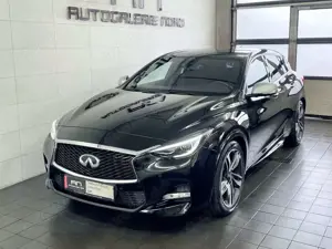 Infiniti Q30 S AWD Premium City Black AFS+Leder+Navi Bild 2