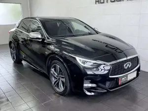 Infiniti Q30 S AWD Premium City Black AFS+Leder+Navi Bild 4
