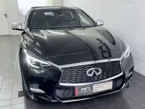 Infiniti Q30 S AWD Premium City Black AFS+Leder+Navi Bild 5