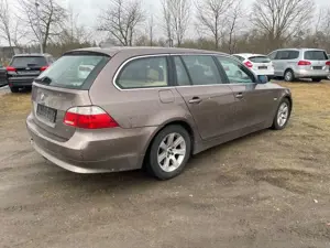 BMW 525 Touring 525d Autom/Navi/Temp/Leder/Sitzh++ Bild 3