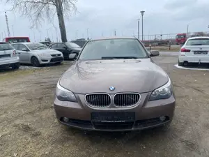 BMW 525 Touring 525d Autom/Navi/Temp/Leder/Sitzh++ Bild 4