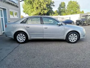 Audi A4 2.0 TFSI quattro NAVI Klimatronik EL.Schiebedach Bild 5