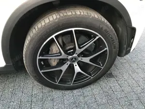 Mercedes-Benz GLC 200 GLC 200 4Matic 9G-TRONIC AMG Line Bild 2