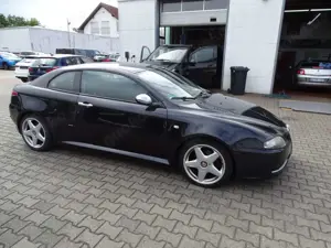 Alfa Romeo GT 2.0 16V JTS Progression Sportiva Bild 4 Alfa Romeo GT 2.0 16V JTS Progression Sportiva Bild 4