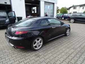 Alfa Romeo GT 2.0 16V JTS Progression Sportiva Bild 5 Alfa Romeo GT 2.0 16V JTS Progression Sportiva Bild 5