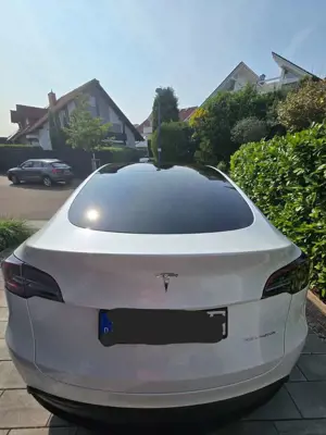 Tesla Model Y Model Y Maximale Reichweite Dual Motor AWD Bild 3