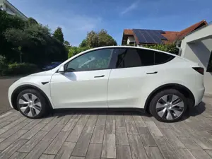 Tesla Model Y Model Y Maximale Reichweite Dual Motor AWD Bild 4