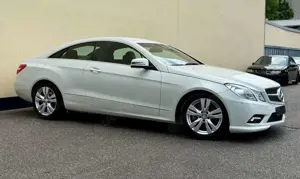 Mercedes-Benz E 200 Coupe AMG LINE XENON PDC GARANTIE