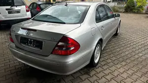 Mercedes-Benz E 270 E -Klasse Lim. CDI(TÜV ,02,2026)AUTOMATIK Bild 5