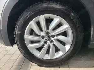 Volkswagen T-Cross 1.0 TSI Life AHK+ALU+SHZ+PDC Bild 3