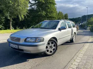 Volvo V70 2.4T Premium AT Tuv neu Leder GSD PDC 2.Hd TOP