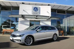 Volkswagen Passat Variant Elegance TDI DSG Pano+AHK+Matrix