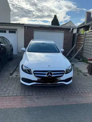Mercedes-Benz E 200 4Matic T 9G-TRONIC Avantgarde