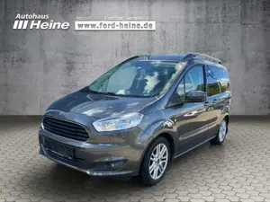 Ford Tourneo Courier 1.0 EcoBoost Titanium