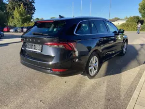 Skoda Octavia Combi 2.0 TDI Style 17"+NAVI-COLUMBUS+LE Bild 5