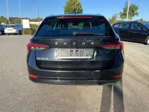 Skoda Octavia Combi 2.0 TDI Style 17"+NAVI-COLUMBUS+LE Bild 4