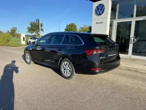 Skoda Octavia Combi 2.0 TDI Style 17"+NAVI-COLUMBUS+LE Bild 3