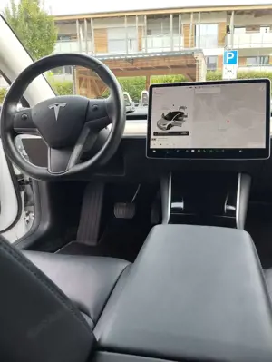 Tesla Model 3 Model 3 Allradantrieb Dual Motor Performance Bild 5