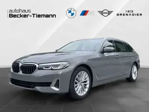BMW 520 d xDrive Touring Luxury Line/ ParkAss+/ DrivAss/ A