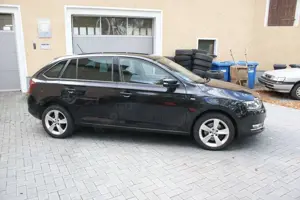 Skoda Rapid/Spaceback 1.0 TSI CLEVER/Navi/PDC/Xenon/SHZ Bild 2