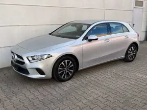 Mercedes-Benz A 200 DCT Aut. Business RKam Shz Tmat DAB Nav Bild 2