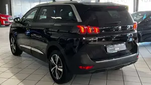 Peugeot 5008 BlueHDi 130 EAT8 Allure Pack TÜVGarantie Bild 4