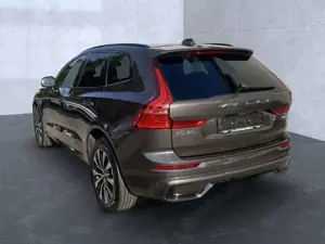 Volvo XC60 XC 60 Plus Dark 2WD Bluetooth Navi LED Klima Bild 3
