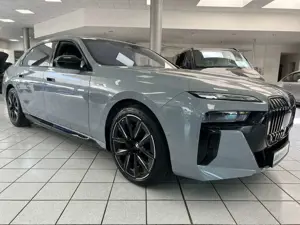 BMW i7 xDriveM70 PANO-SKY*KRISTALL*A-TÜREN*BW* Bild 3