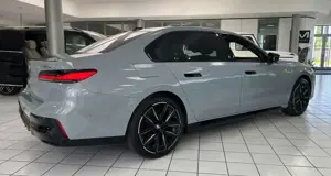BMW i7 xDriveM70 PANO-SKY*KRISTALL*A-TÜREN*BW* Bild 4