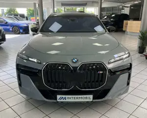 BMW i7 xDriveM70 PANO-SKY*KRISTALL*A-TÜREN*BW* Bild 2