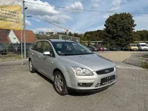 Ford Focus 1.6i Kombi Style Klima Tempomat Tüv 08.27