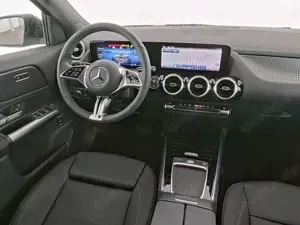 Mercedes-Benz GLA 180 Progressive+Leder+Panodach+AHZV+Volldig Bild 2